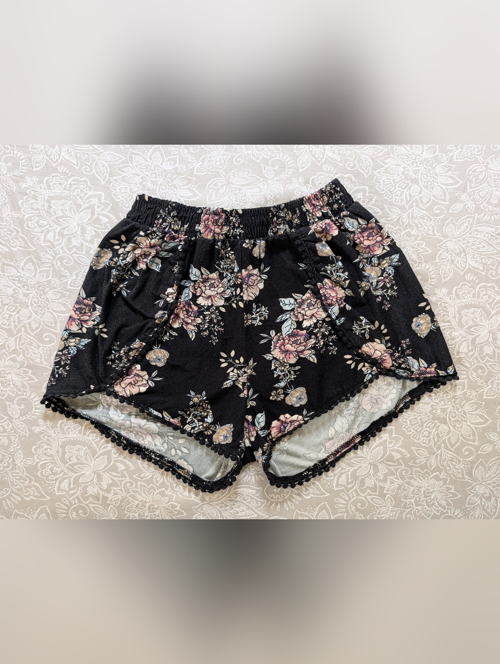 Rue21 Lounge Shorts Black & Floral W/ Pom Pom Fringe